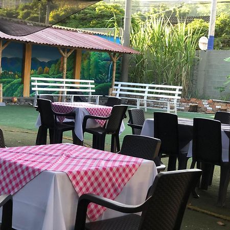La Villa Descanso Hotel Villeta Esterno foto